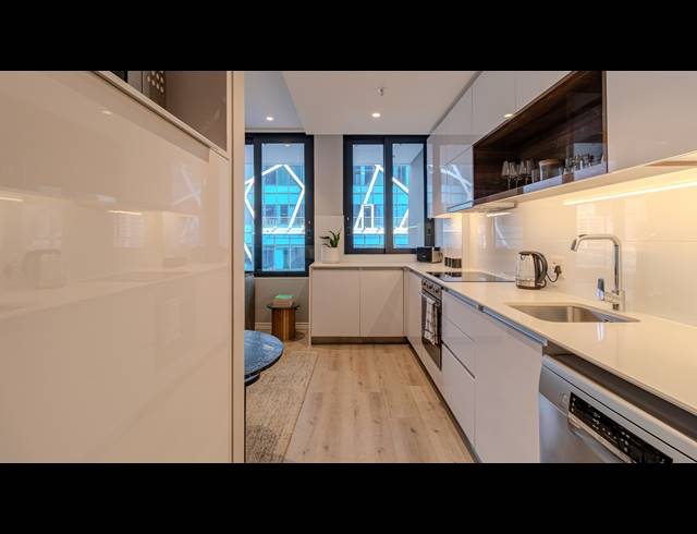 1 BEDROOM APARTMENT FOR SALE IN CAPE TOWN CITY CENTRE